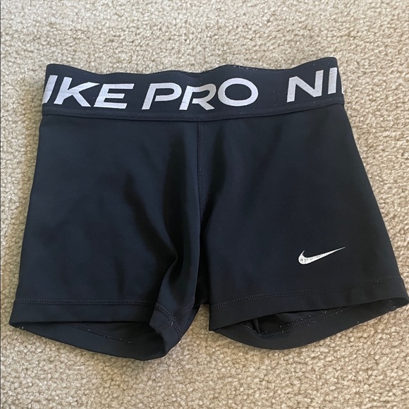 Nike Pro Black Training Shorts - Picture 1 of 3